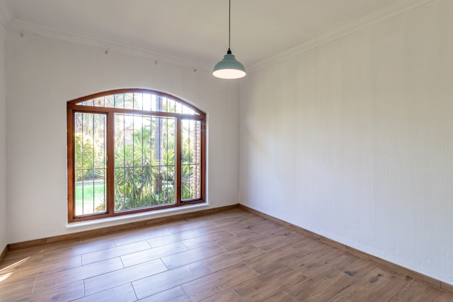 5 Bedroom Property for Sale in Zwartkop Gauteng