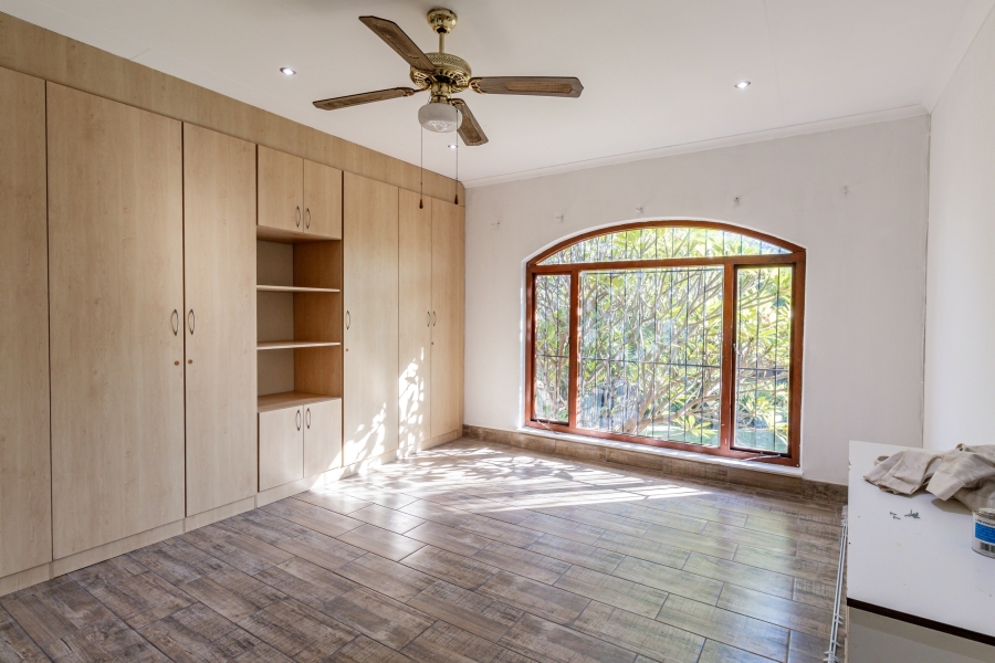 5 Bedroom Property for Sale in Zwartkop Gauteng