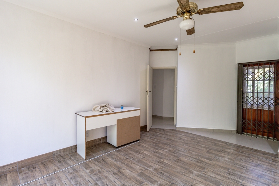 5 Bedroom Property for Sale in Zwartkop Gauteng