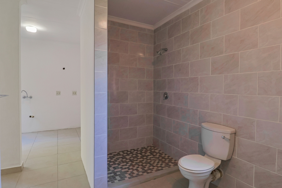 5 Bedroom Property for Sale in Zwartkop Gauteng