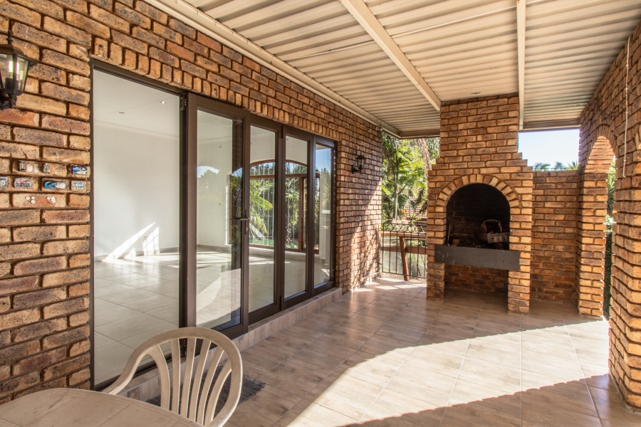 5 Bedroom Property for Sale in Zwartkop Gauteng