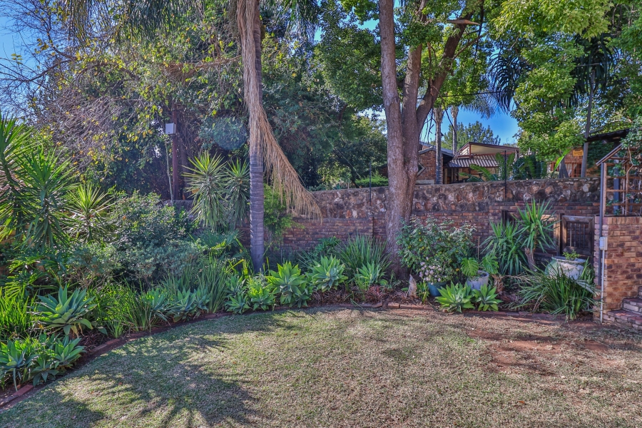 5 Bedroom Property for Sale in Zwartkop Gauteng