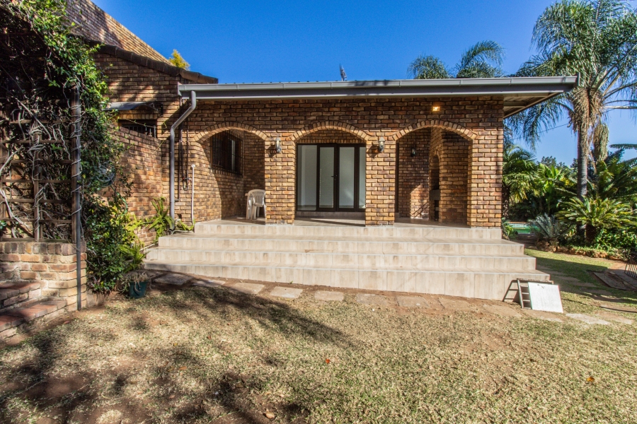 5 Bedroom Property for Sale in Zwartkop Gauteng