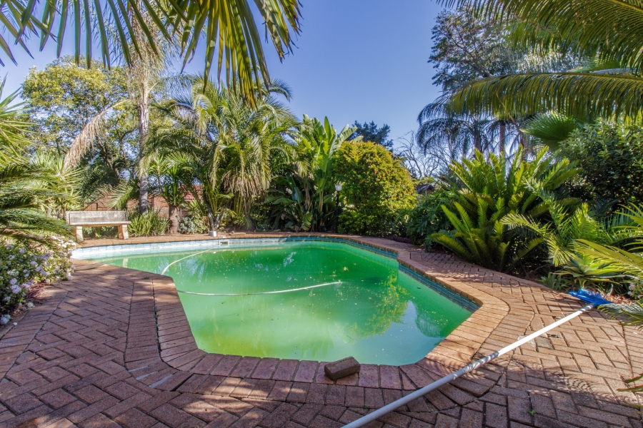 5 Bedroom Property for Sale in Zwartkop Gauteng