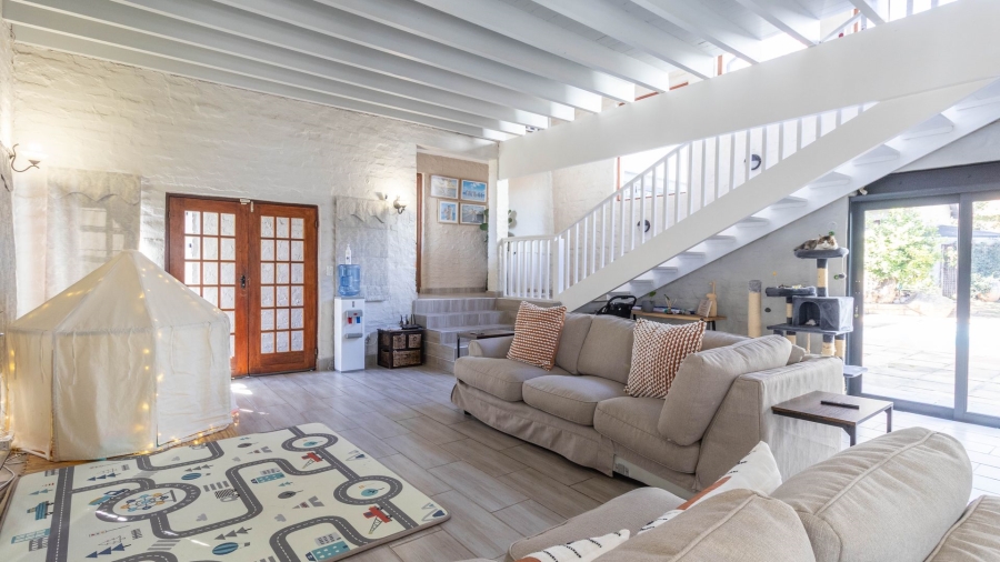 5 Bedroom Property for Sale in Cornwall Hill Gauteng