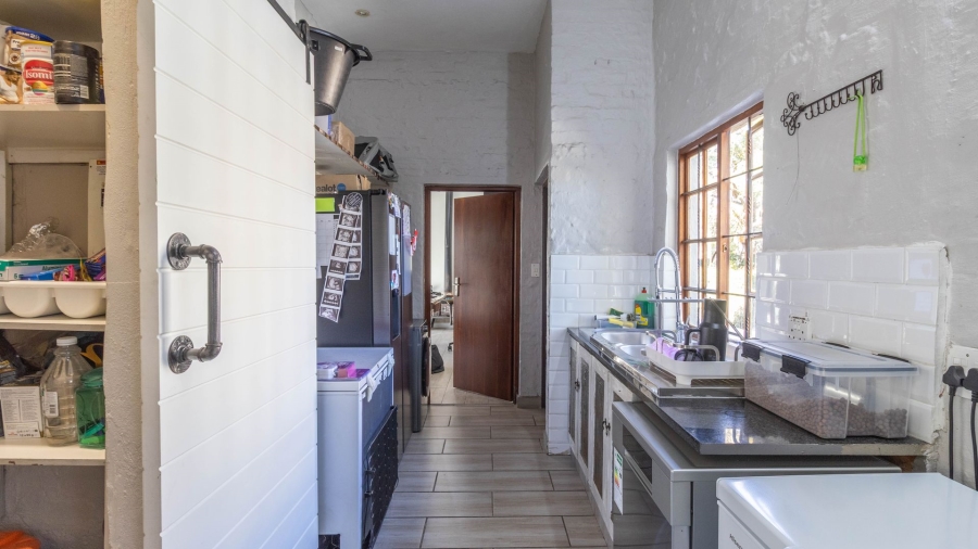 5 Bedroom Property for Sale in Cornwall Hill Gauteng