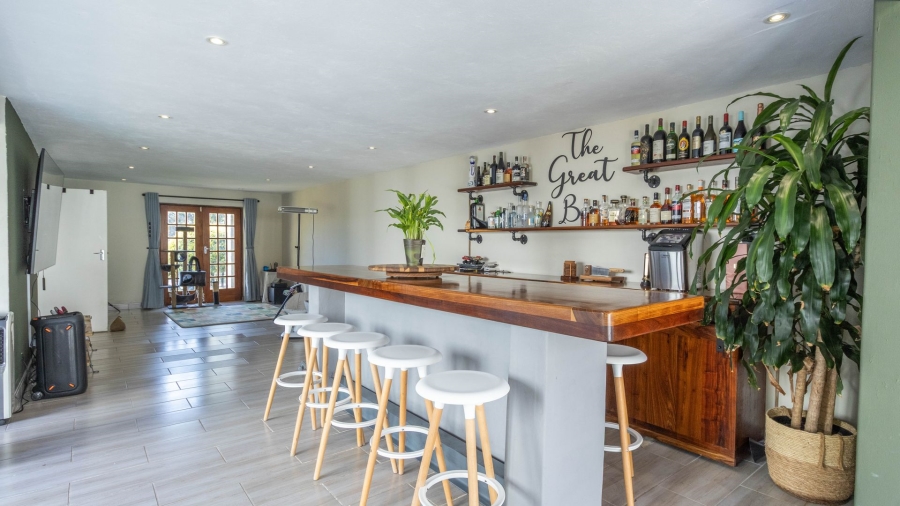 5 Bedroom Property for Sale in Cornwall Hill Gauteng