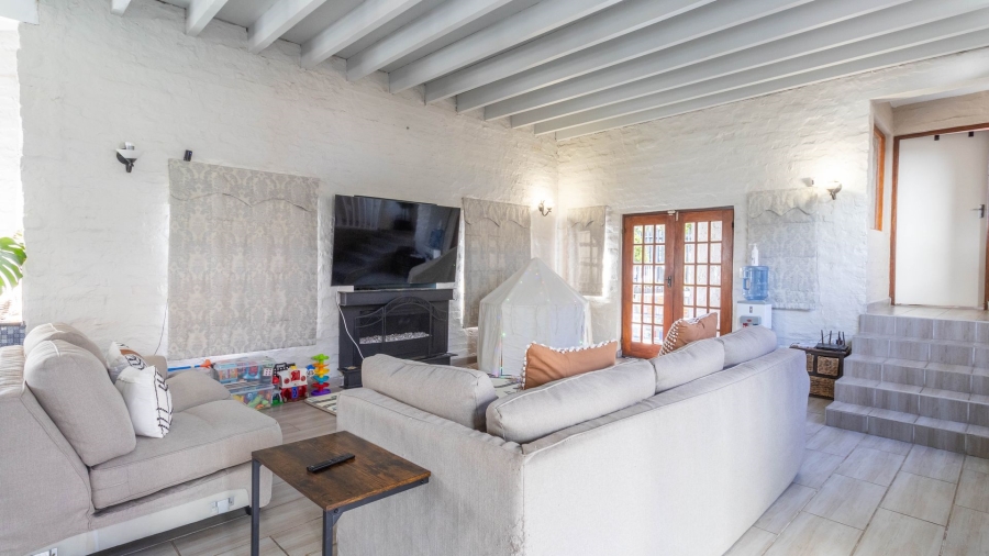 5 Bedroom Property for Sale in Cornwall Hill Gauteng