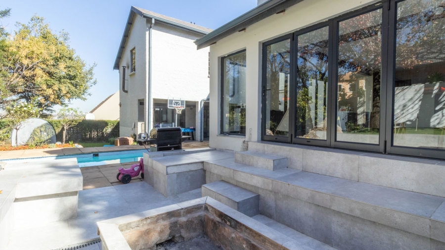 5 Bedroom Property for Sale in Cornwall Hill Gauteng