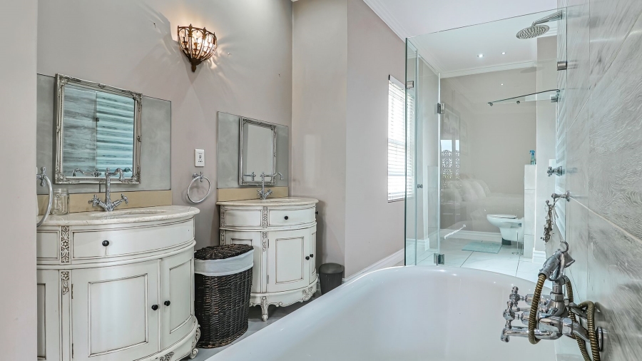 5 Bedroom Property for Sale in Cornwall Hill Gauteng