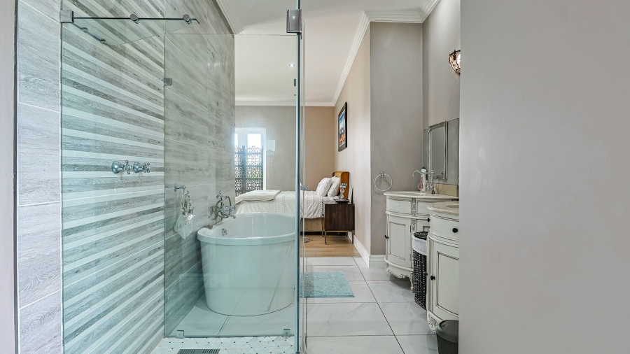 5 Bedroom Property for Sale in Cornwall Hill Gauteng