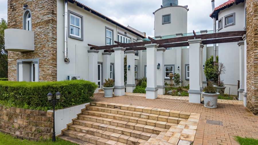 5 Bedroom Property for Sale in Cornwall Hill Gauteng