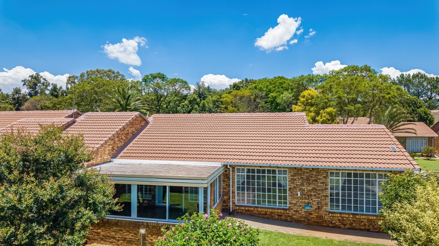 2 Bedroom Property for Sale in Die Hoewes Gauteng