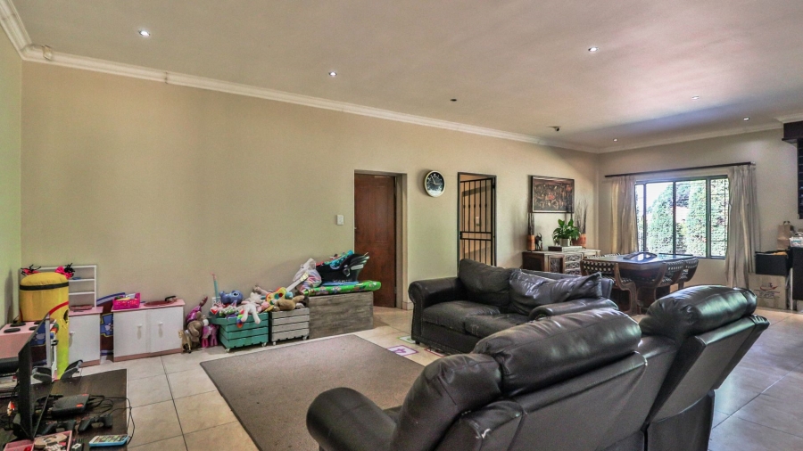 4 Bedroom Property for Sale in Grootfontein Country Estate Gauteng