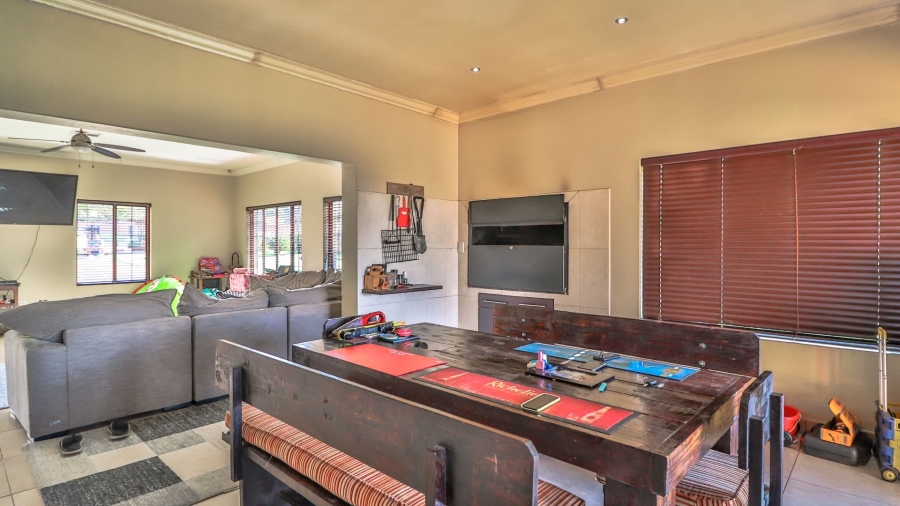 4 Bedroom Property for Sale in Grootfontein Country Estate Gauteng