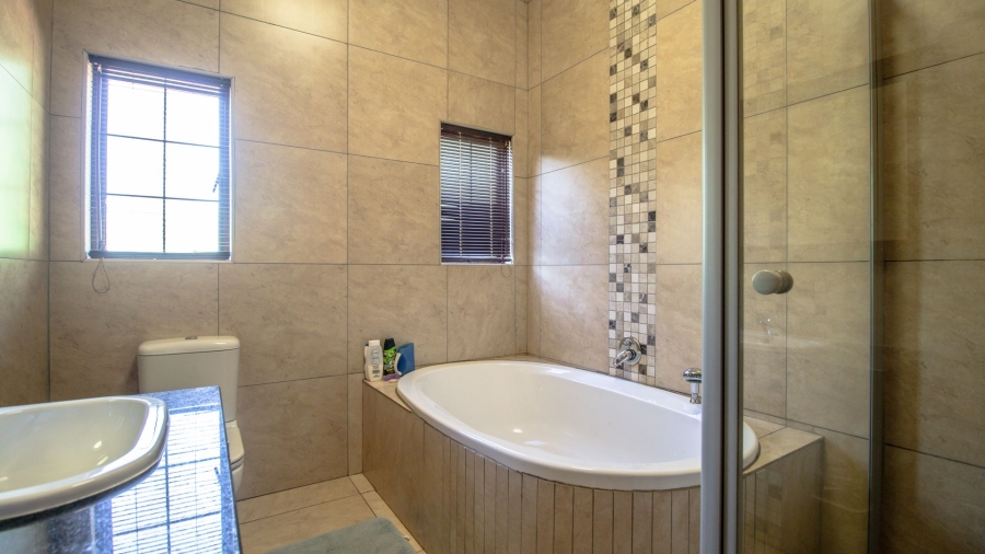 4 Bedroom Property for Sale in Grootfontein Country Estate Gauteng