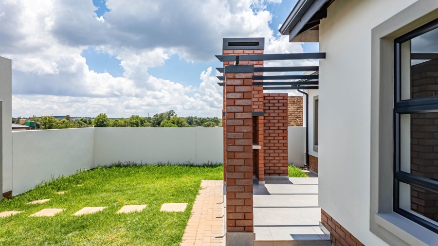 3 Bedroom Property for Sale in Rietvalleirand Gauteng