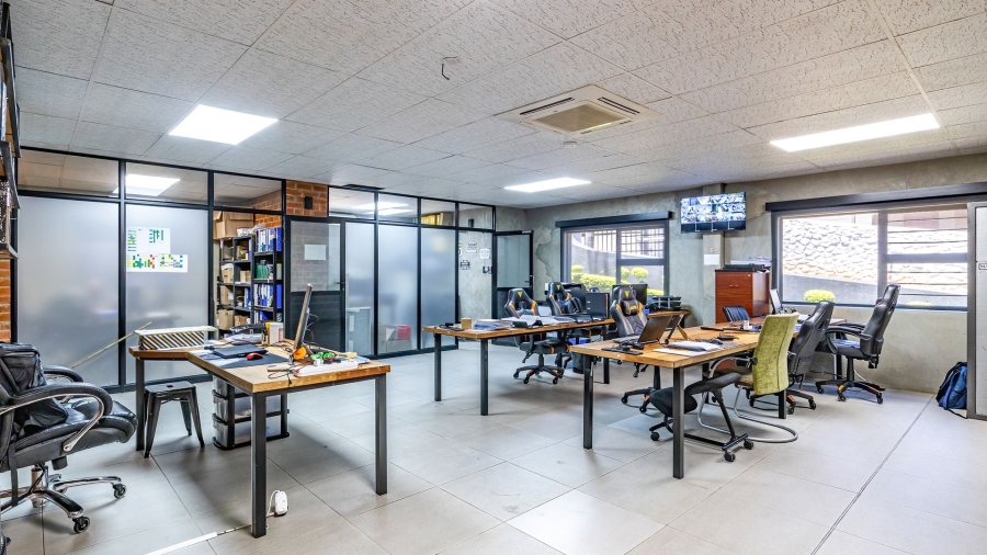 13 Bedroom Property for Sale in Moreleta Park Gauteng