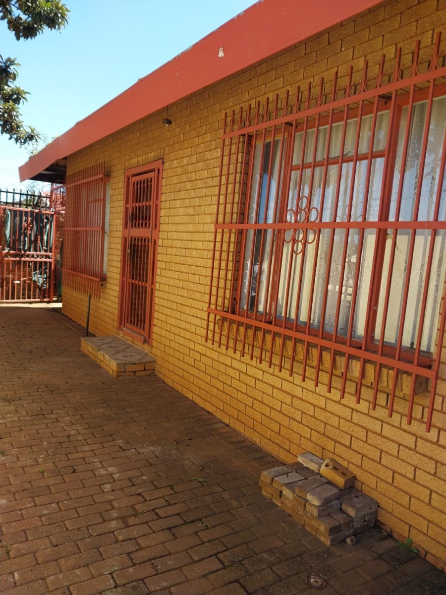 3 Bedroom Property for Sale in Laudium Ext 2 Gauteng