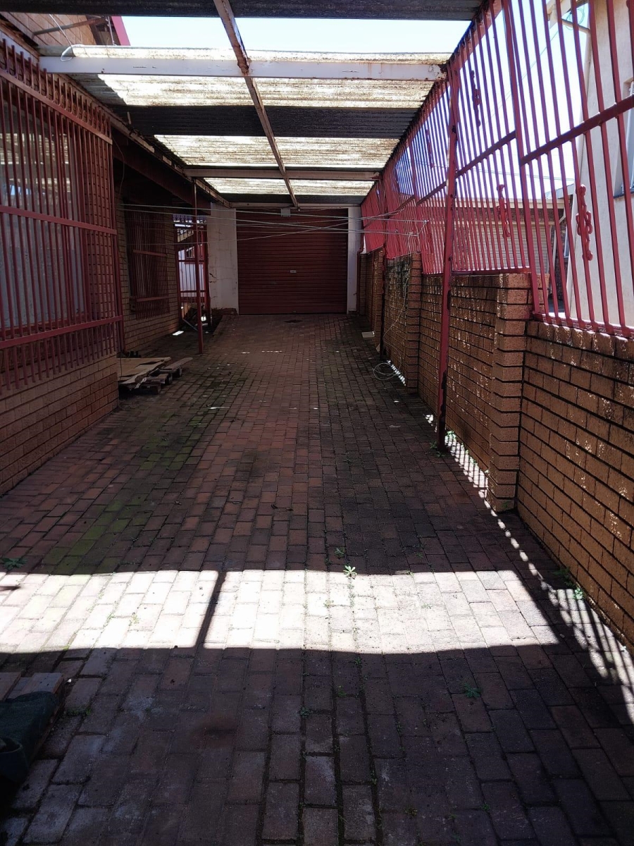 3 Bedroom Property for Sale in Laudium Ext 2 Gauteng