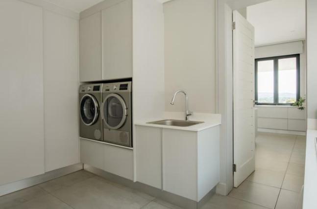 5 Bedroom Property for Sale in Copperleaf Estate Gauteng