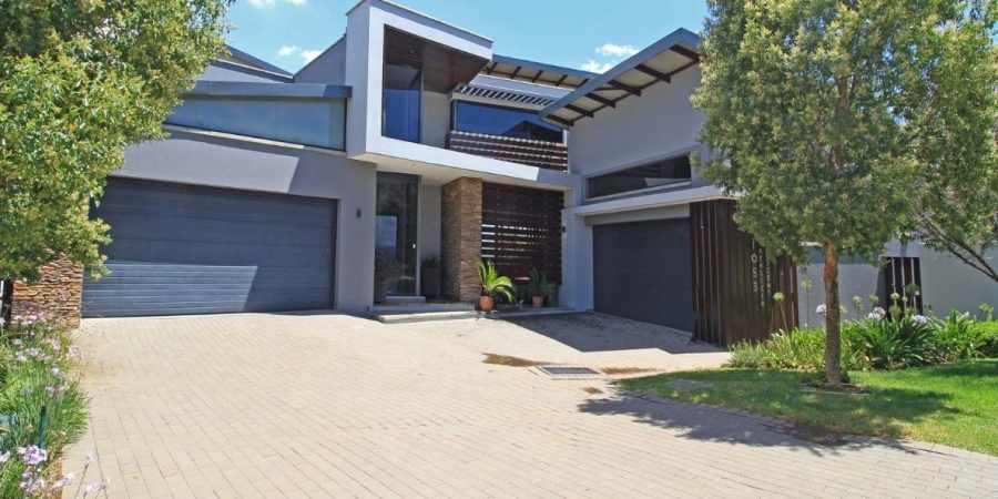 5 Bedroom Property for Sale in Copperleaf Estate Gauteng
