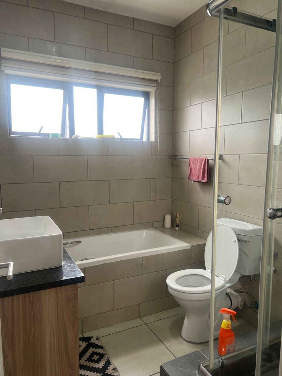 To Let 2 Bedroom Property for Rent in Edenburg Gauteng