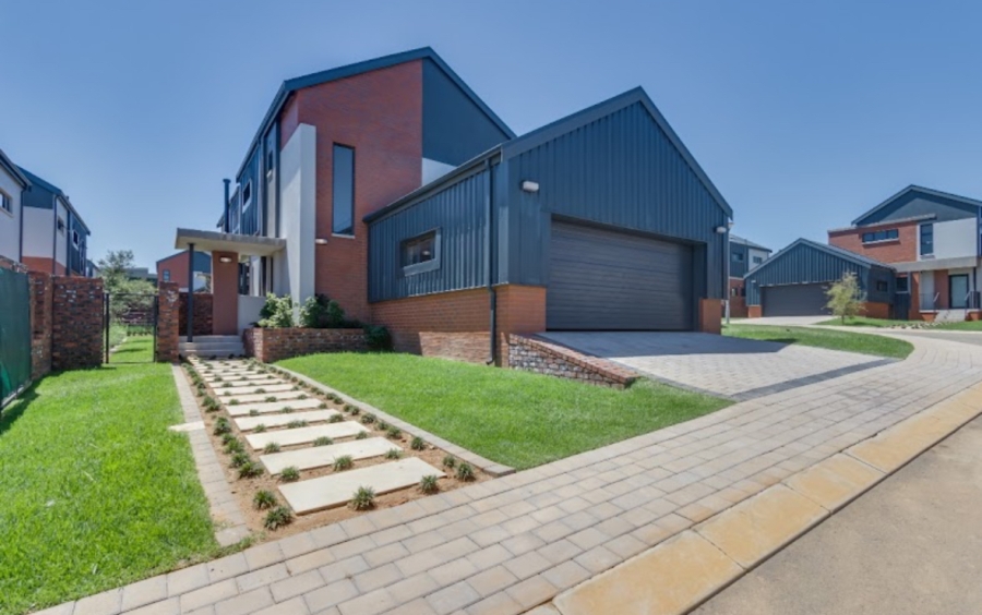 4 Bedroom Property for Sale in North Riding Gauteng