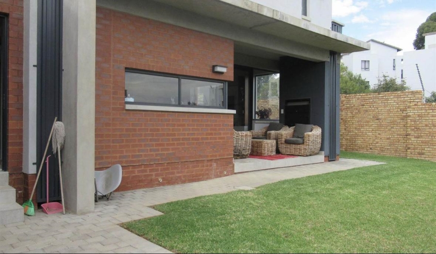 4 Bedroom Property for Sale in North Riding Gauteng