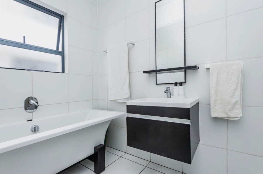 2 Bedroom Property for Sale in Greenstone Hill Gauteng