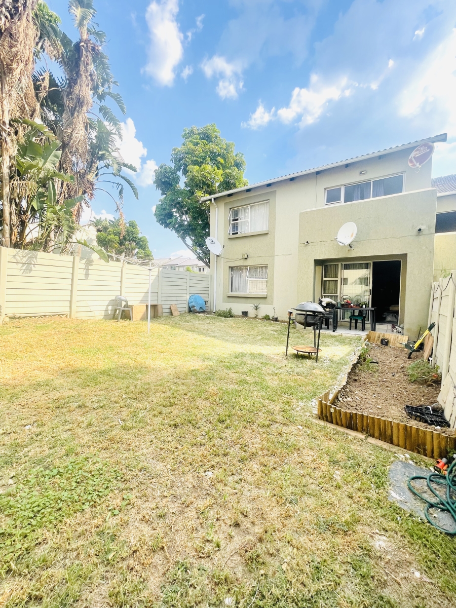 2 Bedroom Property for Sale in Vorna Valley Gauteng