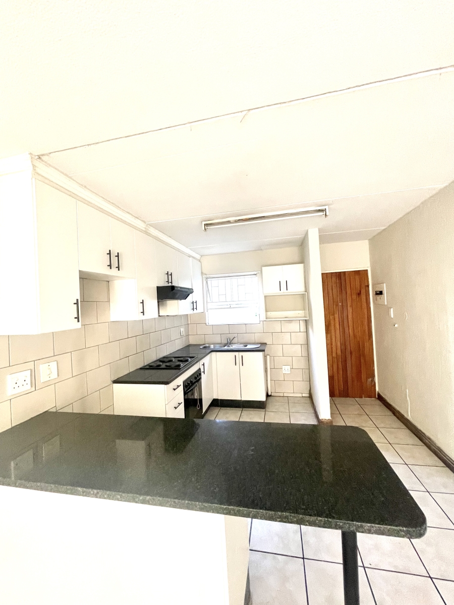 2 Bedroom Property for Sale in Vorna Valley Gauteng