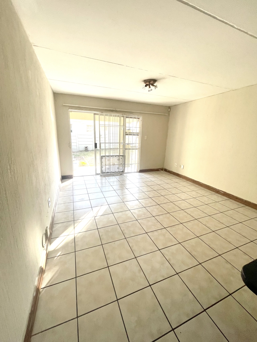 2 Bedroom Property for Sale in Vorna Valley Gauteng