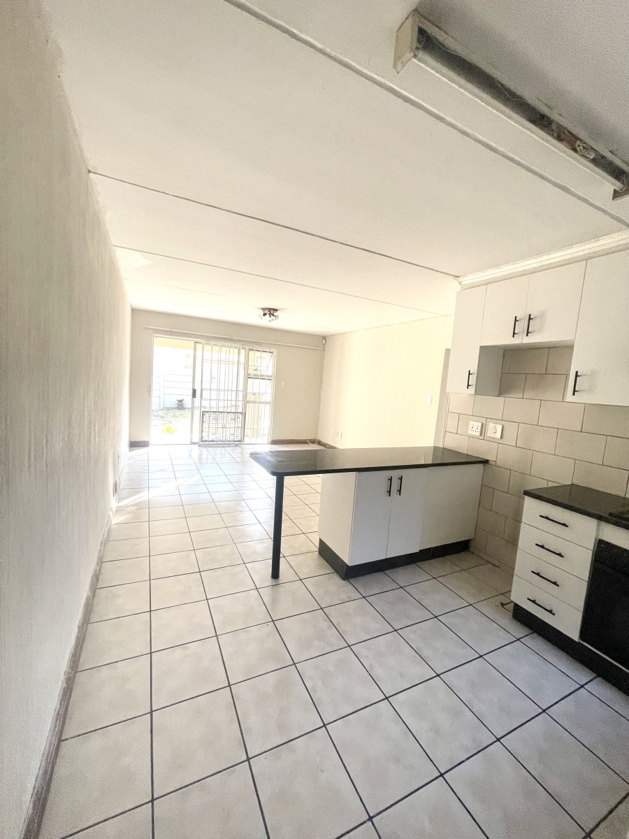 2 Bedroom Property for Sale in Vorna Valley Gauteng
