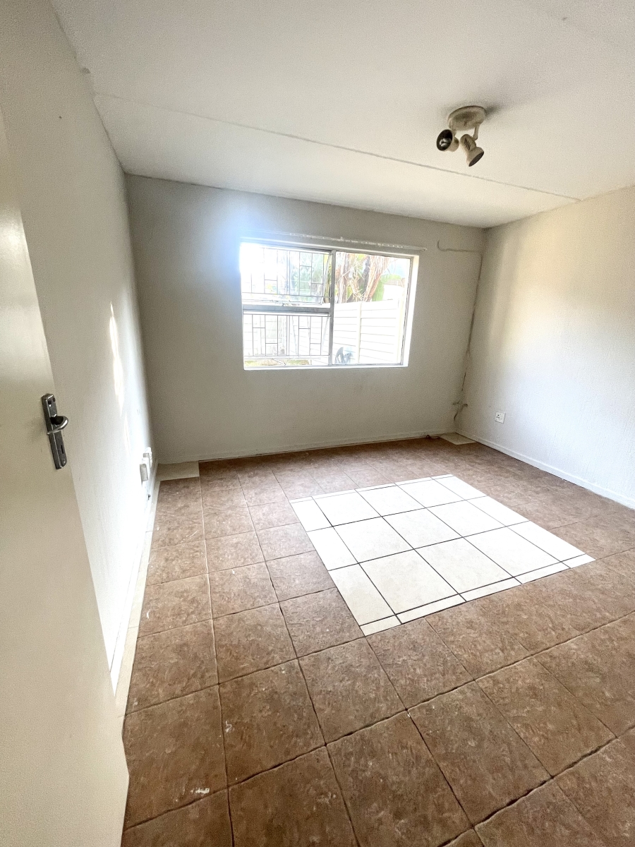 2 Bedroom Property for Sale in Vorna Valley Gauteng