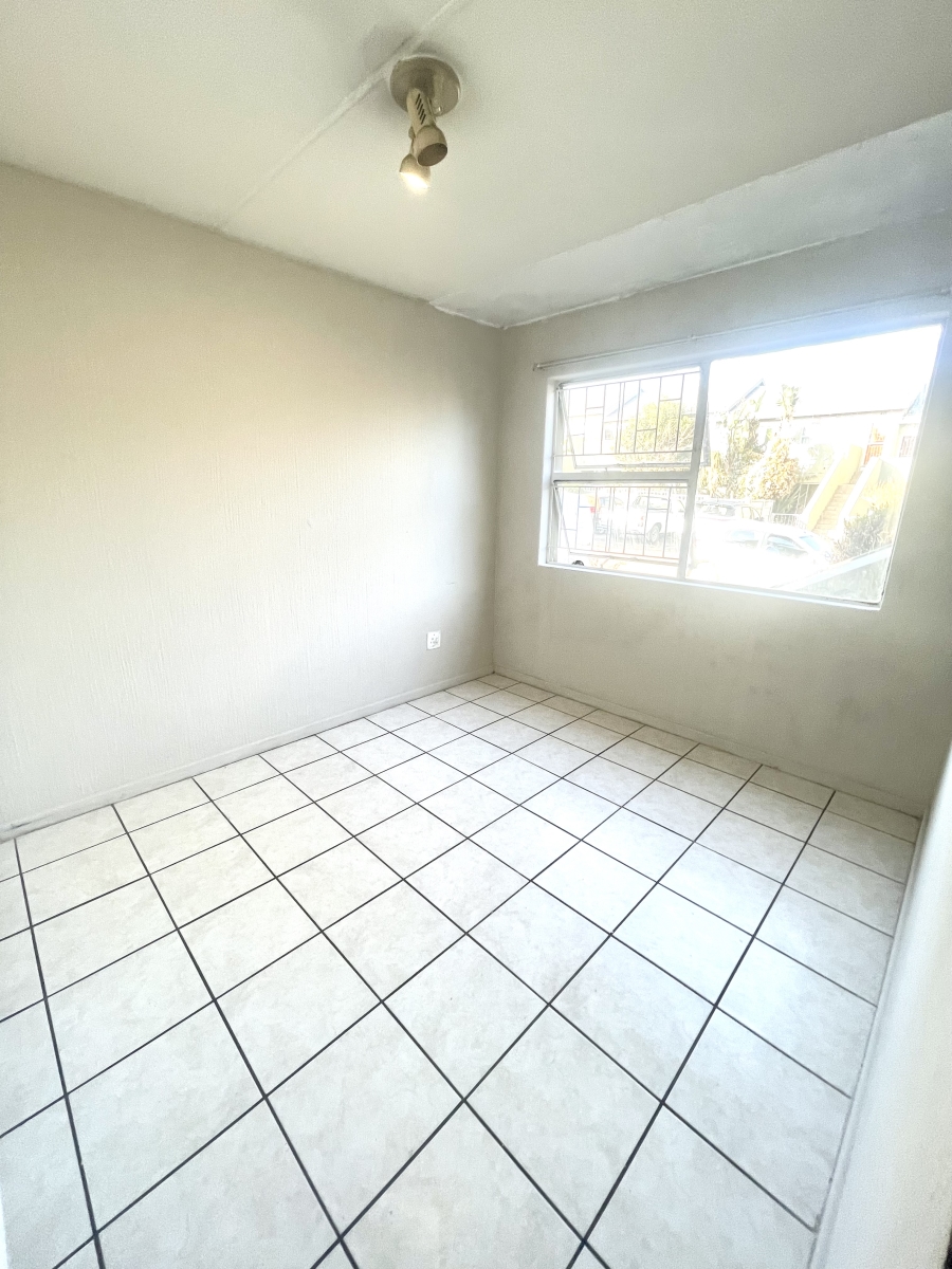 2 Bedroom Property for Sale in Vorna Valley Gauteng