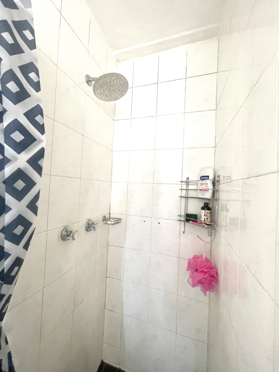 2 Bedroom Property for Sale in Vorna Valley Gauteng