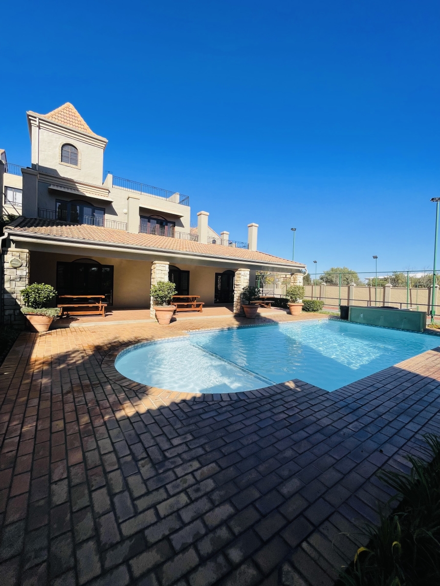 2 Bedroom Property for Sale in Lonehill Gauteng