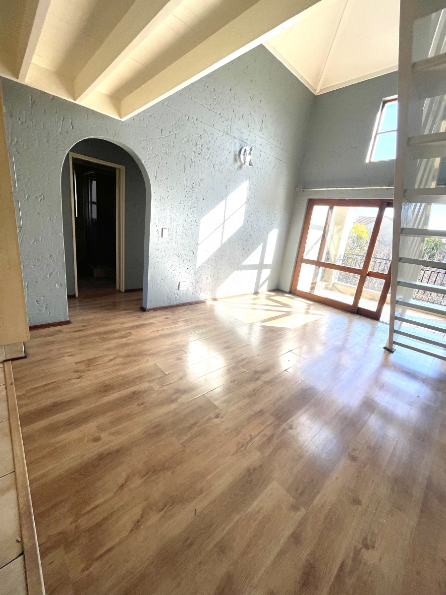 2 Bedroom Property for Sale in Lonehill Gauteng