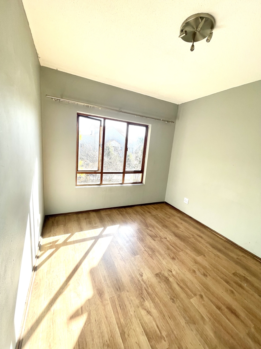 2 Bedroom Property for Sale in Lonehill Gauteng