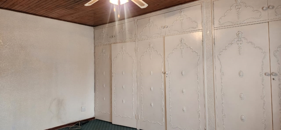 4 Bedroom Property for Sale in Laudium Gauteng