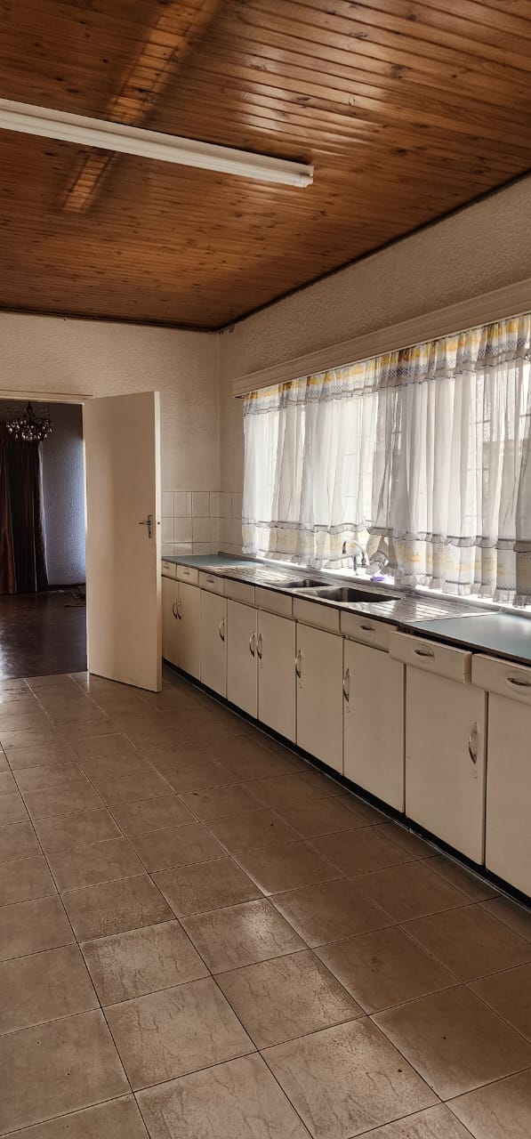 To Let 4 Bedroom Property for Rent in Laudium Gauteng