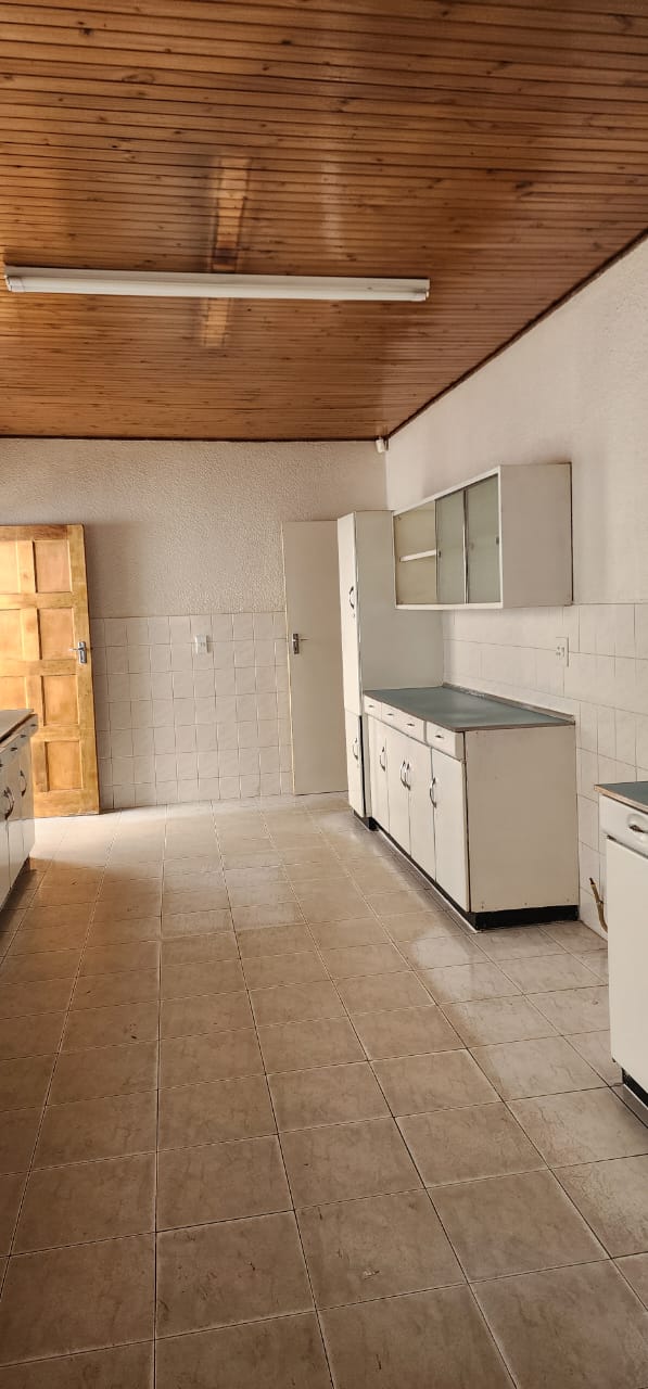 To Let 4 Bedroom Property for Rent in Laudium Gauteng