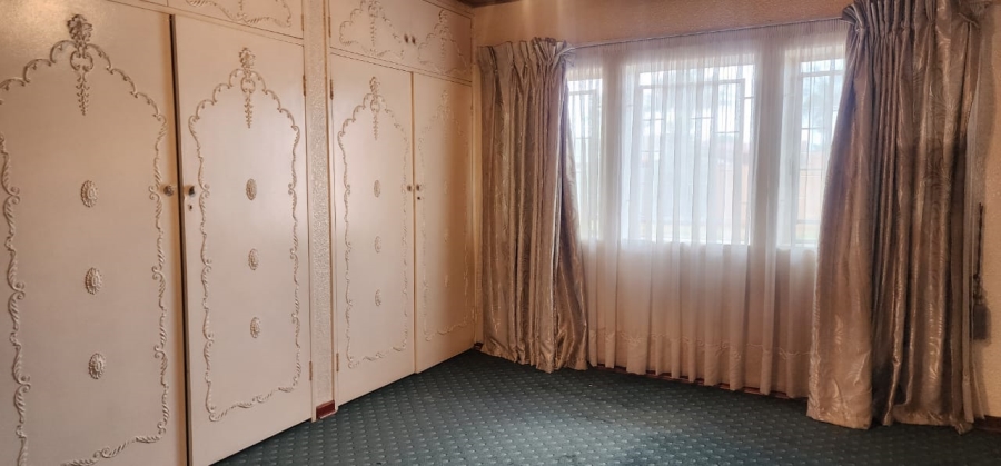To Let 4 Bedroom Property for Rent in Laudium Gauteng