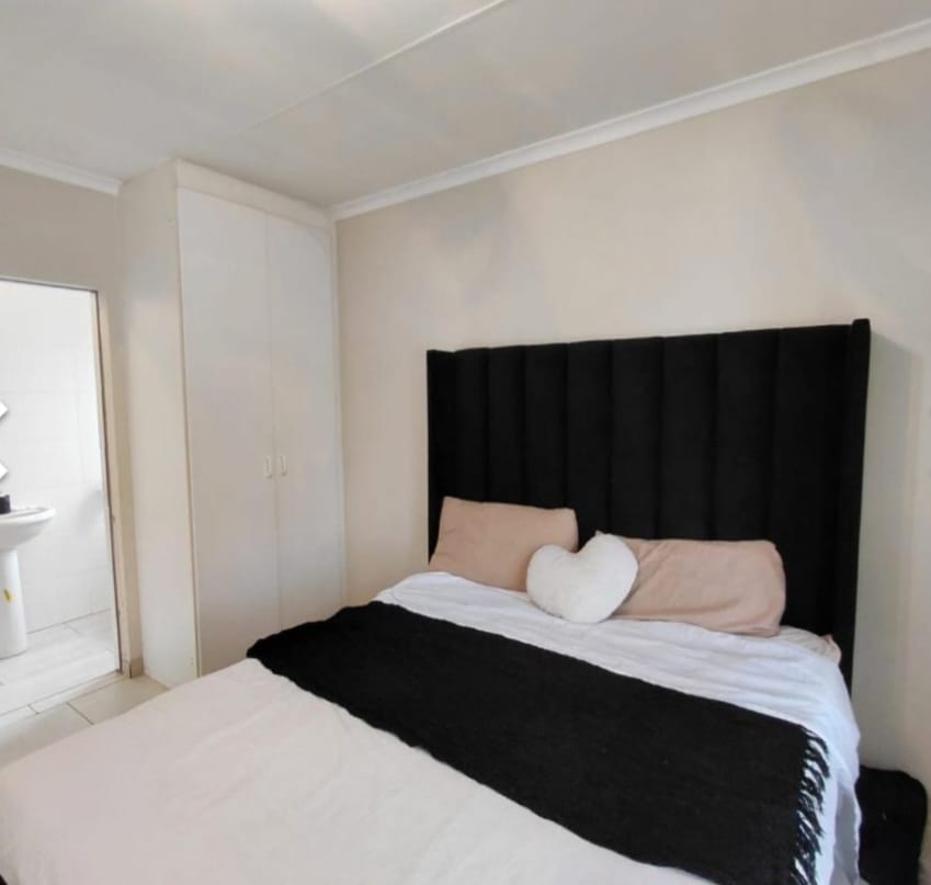 3 Bedroom Property for Sale in Heuwelsig Estate Gauteng