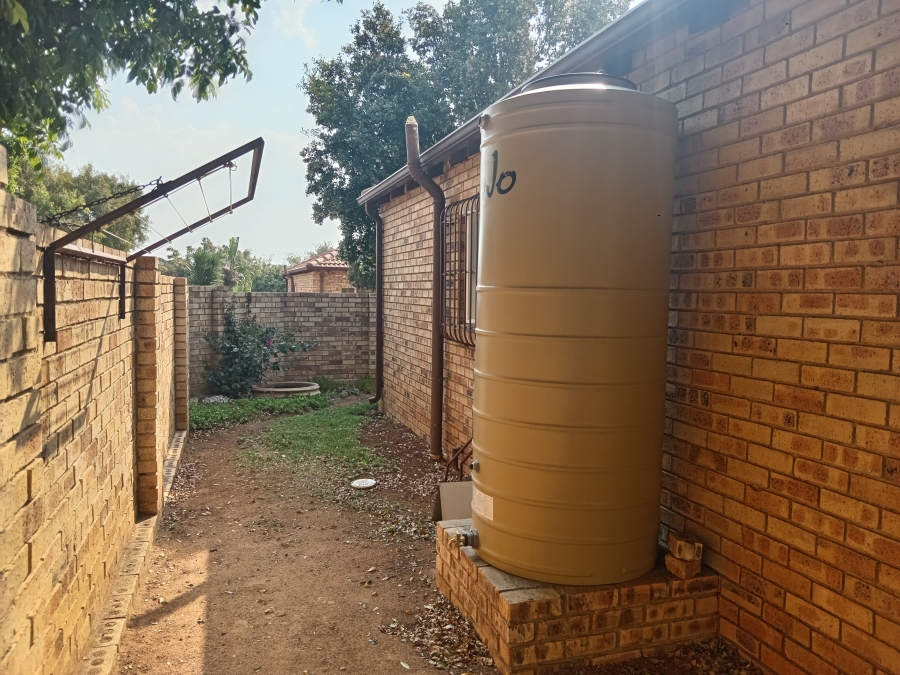 3 Bedroom Property for Sale in Honeydew Ridge Gauteng