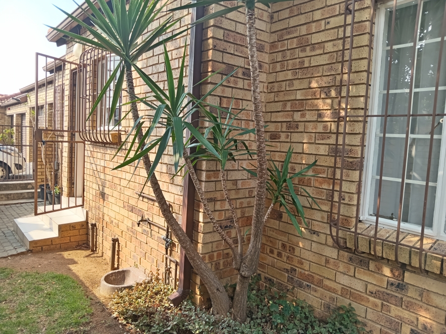 3 Bedroom Property for Sale in Honeydew Ridge Gauteng