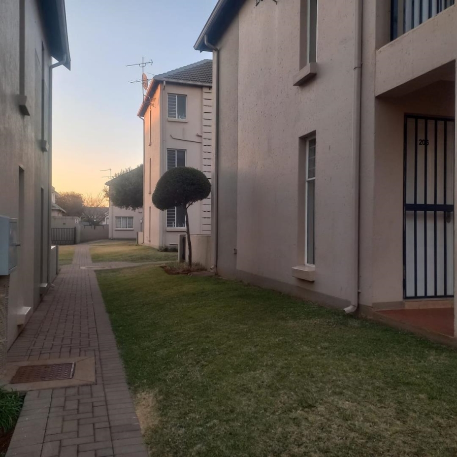2 Bedroom Property for Sale in Klippoortje Gauteng