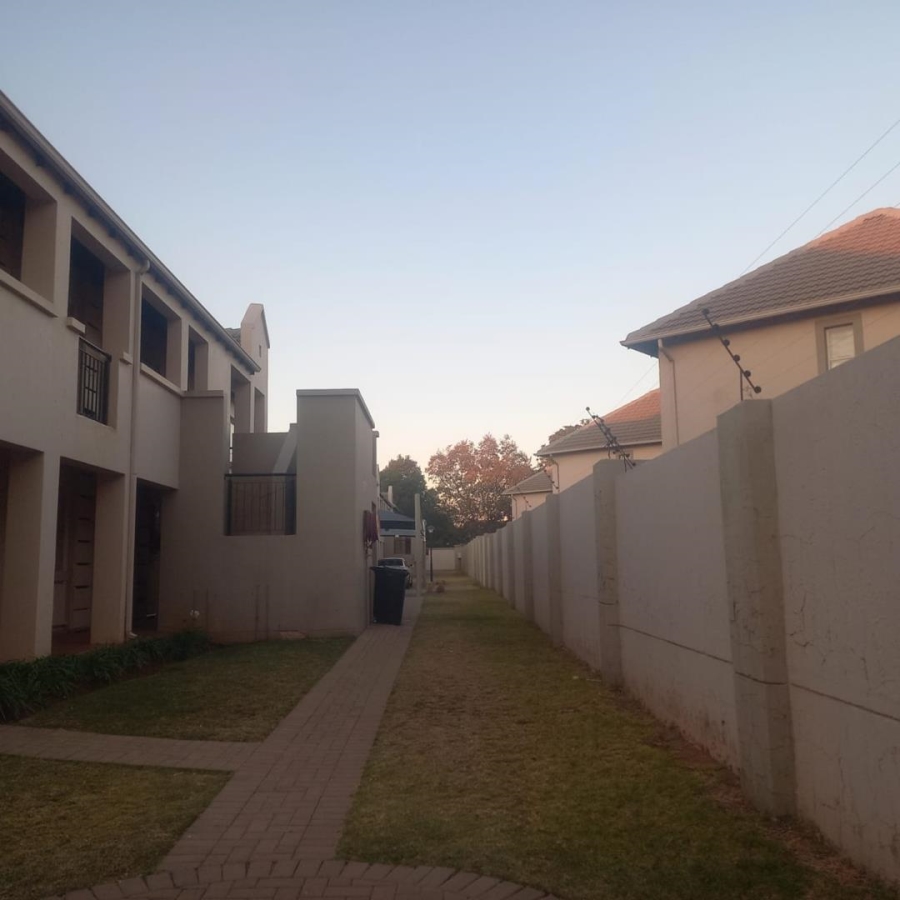 2 Bedroom Property for Sale in Klippoortje Gauteng