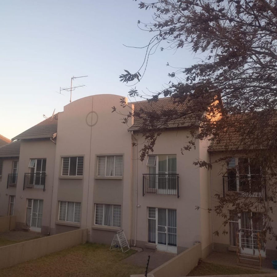 2 Bedroom Property for Sale in Klippoortje Gauteng